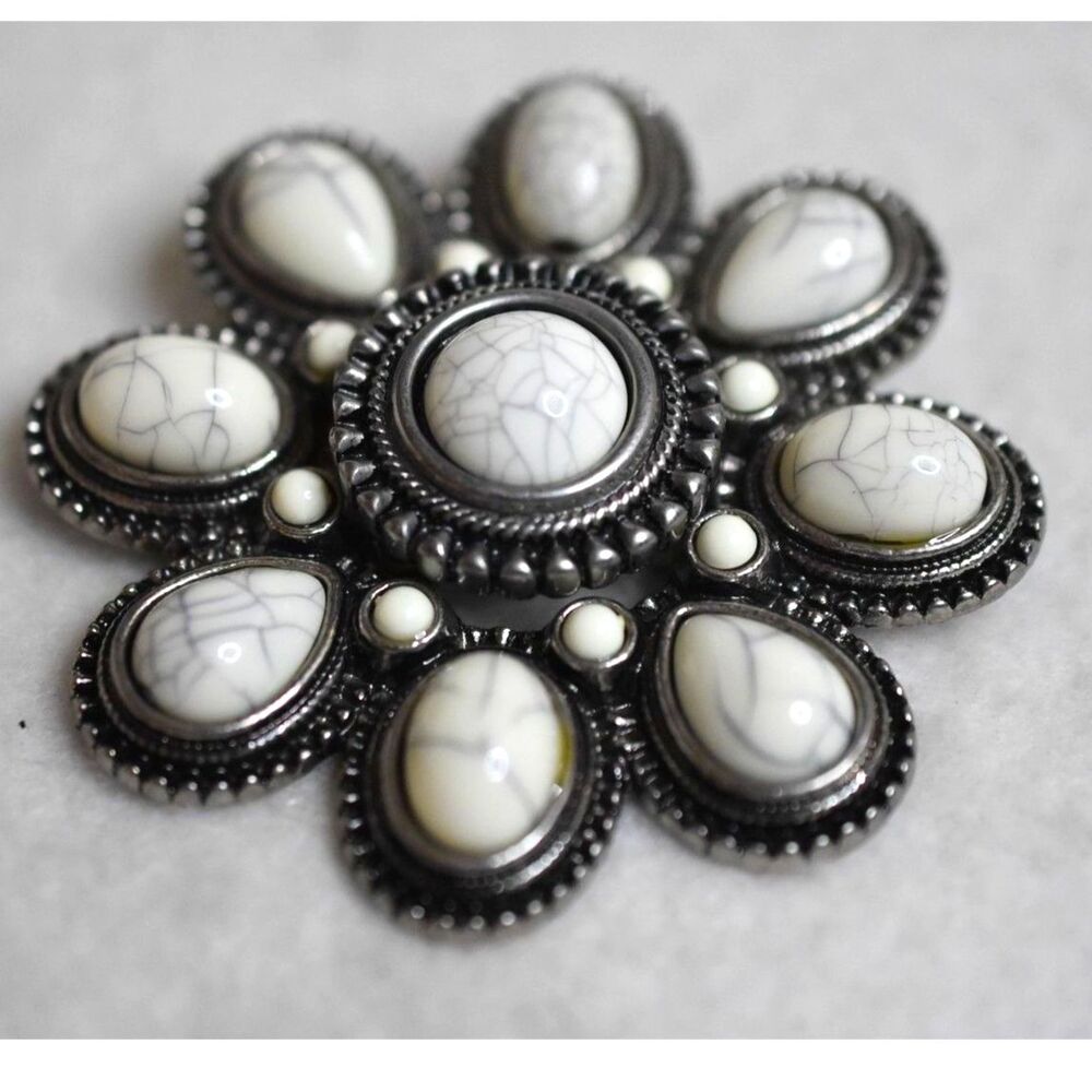 Premier Designs Renaissance White Acrylic Cabonchon Antique Matte Pendant/Brooch